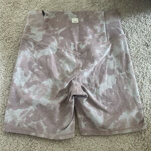 Vuori Pink Camo Women's Bike Shorts